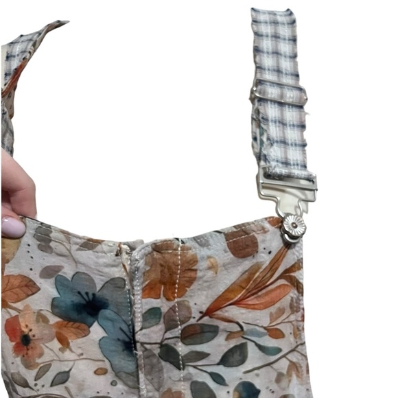 POL Multi-Color Floral Jogger Fit Woven Overalls - Picture 7 of 10